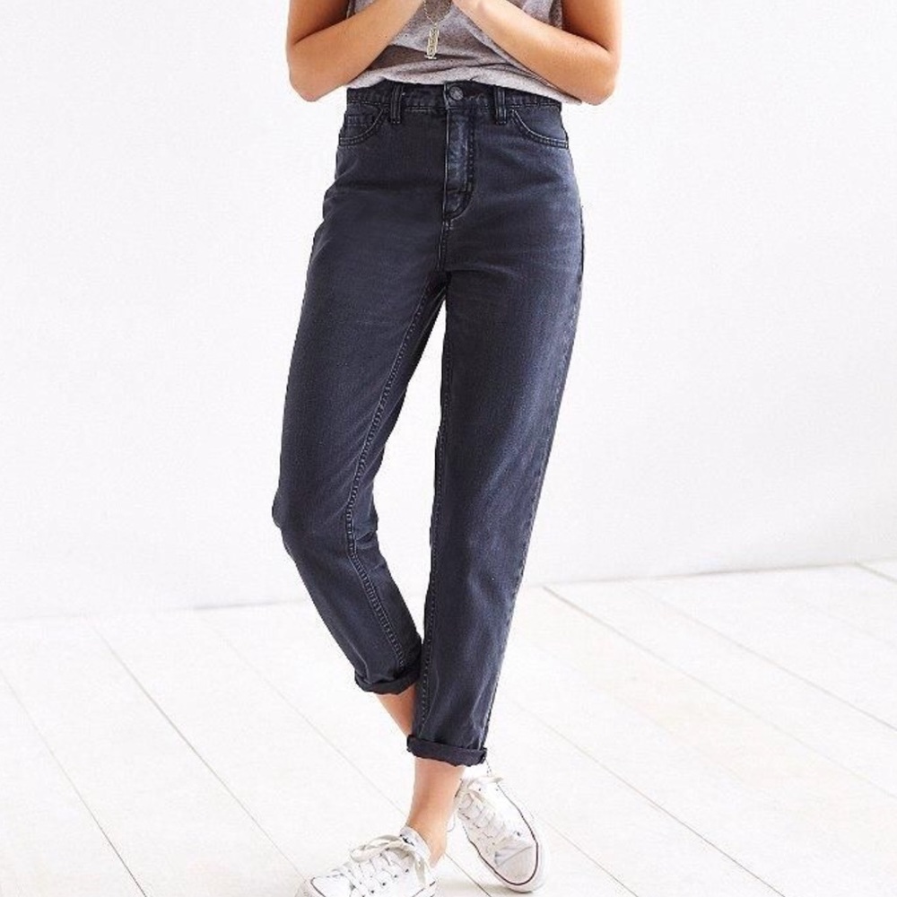 BDG mom jeans in grey/black!